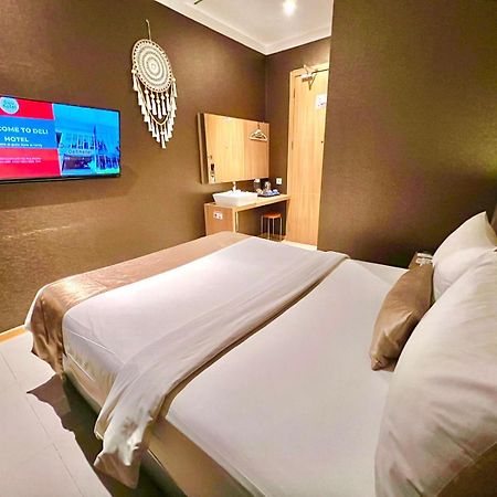 Deli Hotel Медан Екстериор снимка