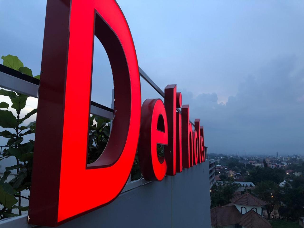 Deli Hotel Медан Екстериор снимка