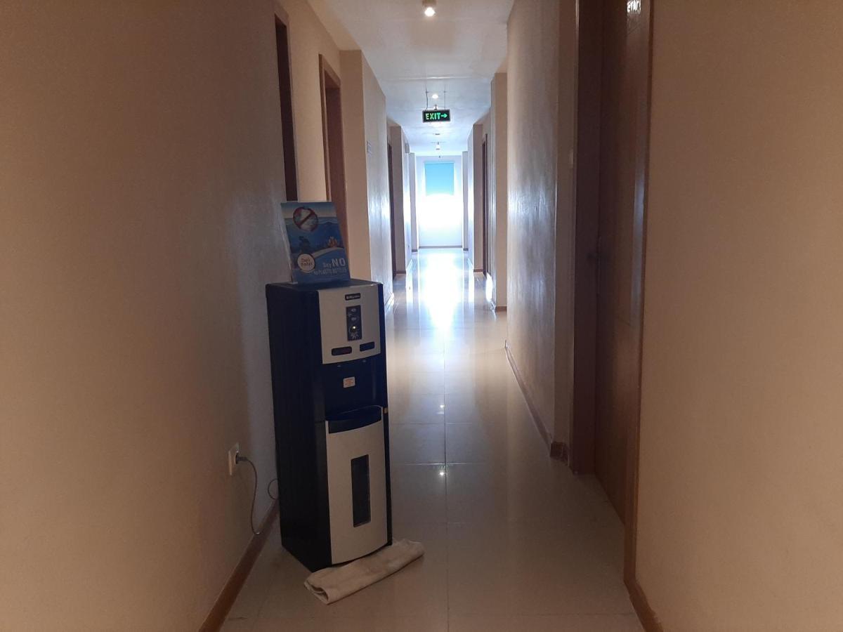 Deli Hotel Медан Екстериор снимка